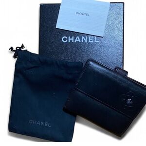 CHANEL Embossed Camellia Black Wallet w/ Metallic Purple Interior Dust Bag & Box